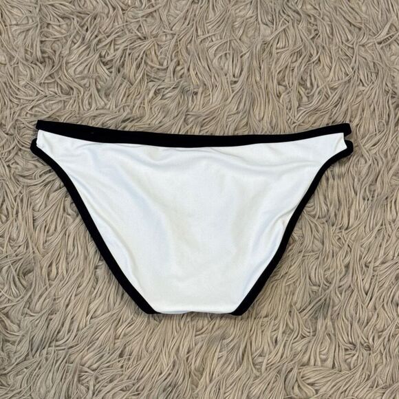 Xhilaration swim bottoms size XL - Picture 3 of 3